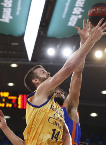 Un Herbalife Gran Canaria muy sólido no da opciones a Valencia Basket (87-77)
