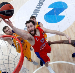 El Khimki le hace sudar al CSKA el primer punto de la serie (98-95)