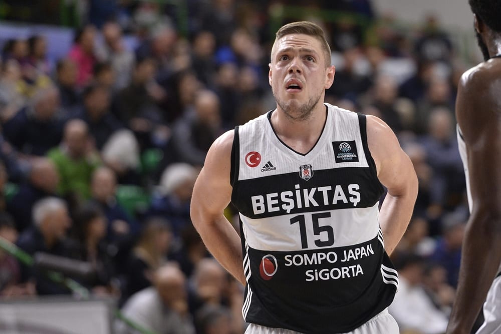 El Anadolu Efes sondea el fichaje de Vladimir Stimac