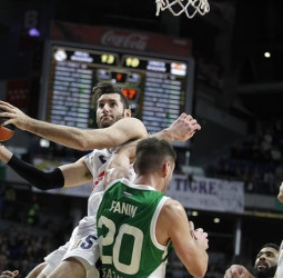 Victoria de equipo ante el Unics Kazan (89-75)