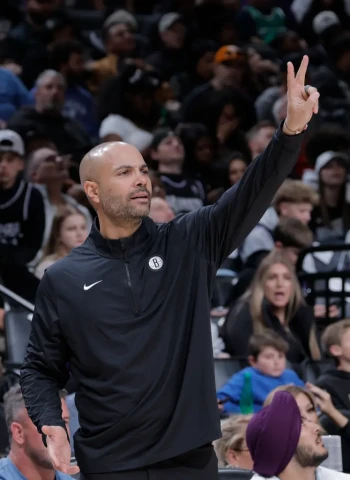 Jordi Fernández gana en su vuelta a Sacramento, 108-103