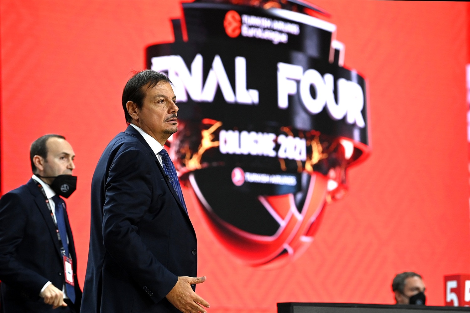 Ataman: "Que nos den dos trofeos"