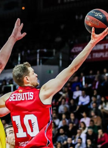 El Tecnyconta Zaragoza vence en la prórroga al Iberostar Tenerife (102-93)