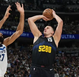 Jokic le da la vuelta a la eliminatoria, 112-97 [3-2]