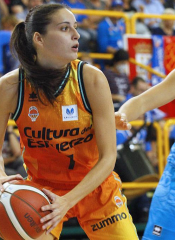 Perfumerías Avenida logra ante Valencia Basket el triunfo del futuro
