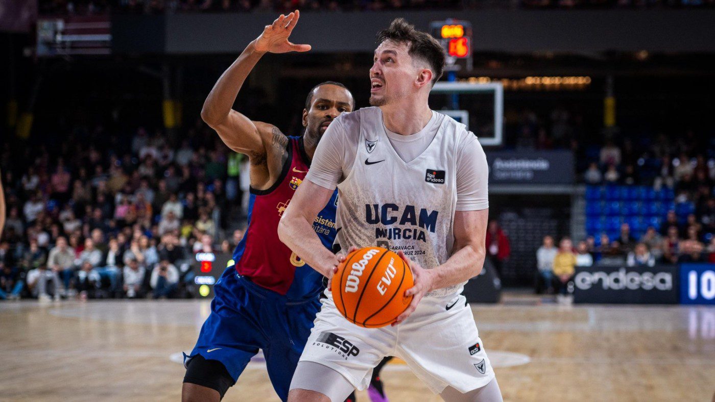 El Baskonia se interesa por Rodions Kurucs para reforzar su plantilla