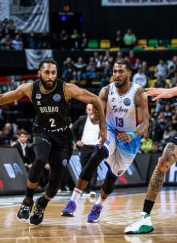 El Surne Bilbao cae en casa y se complica el pase (81-84)