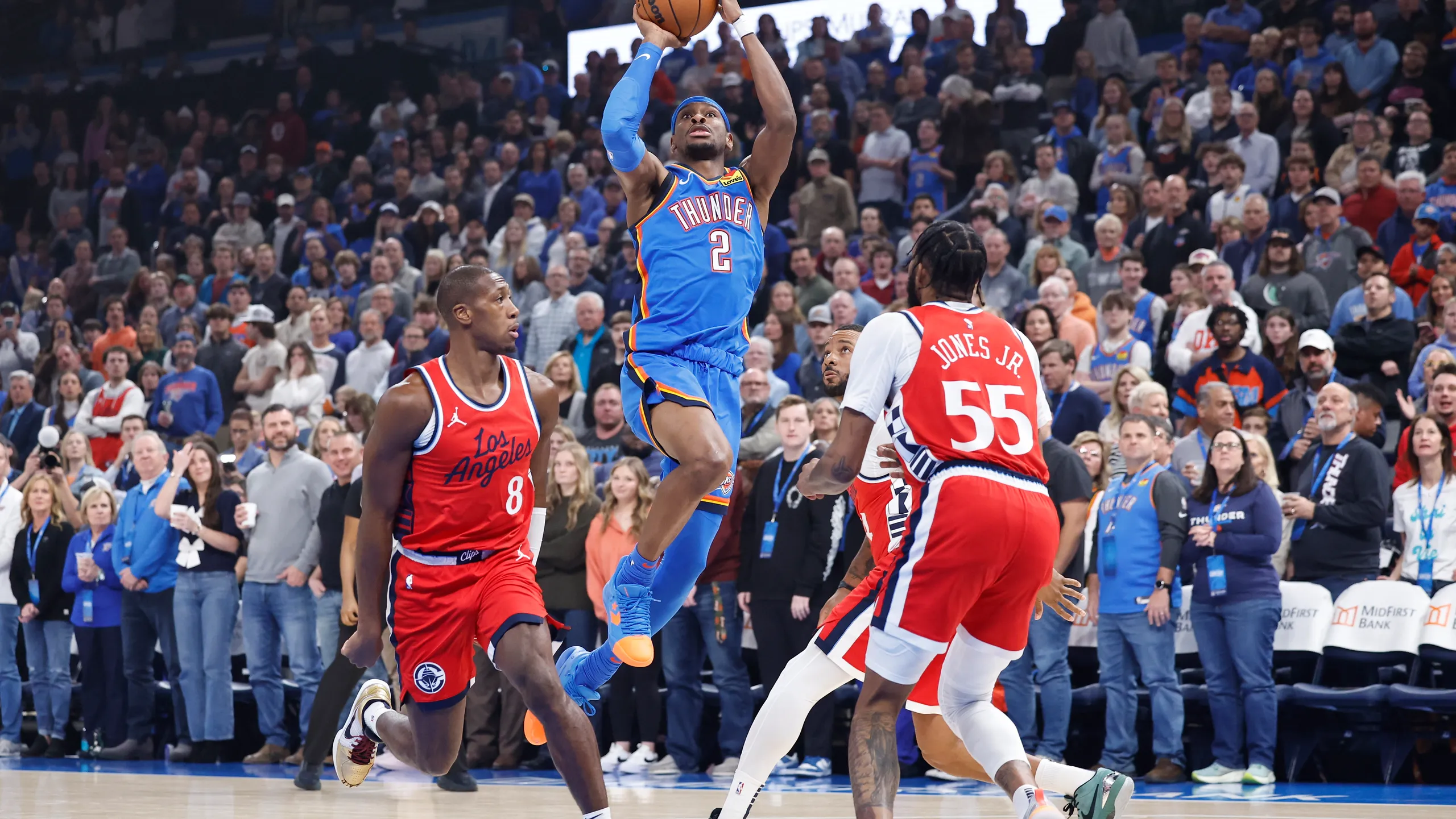 Thunder sigue ganando, ya son trece victorias seguidas, 116-98