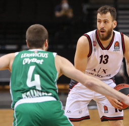 Shields y Punter lideran al Milán en Kaunas (64-69)