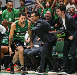 Kassius Robertson, Jugador de la Jornada 1