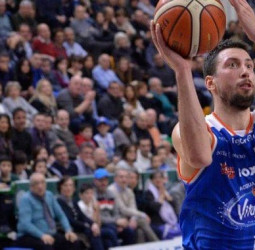 El AEK Atenas llega a un acuerdo con Roko-Leni Ukic