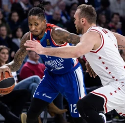 Un Anadolu Efes en racha se impone al Milán, 89-69