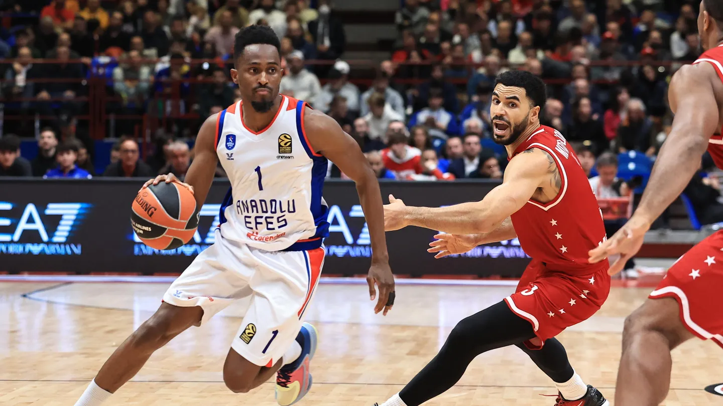 Previa EuroLeague (j.31): Anadolu Efes vs Armani Milán