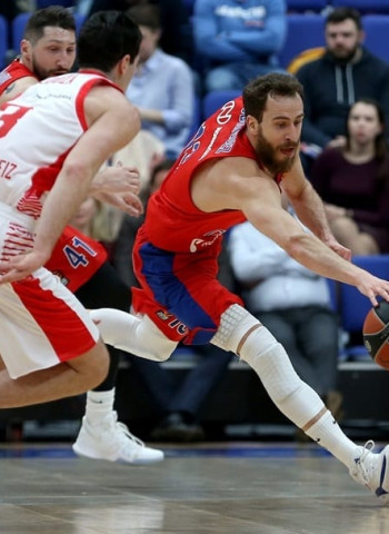 Baskonia acorrala al líder, pero se queda sin premio (93-86)