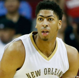 Anthony Davis vuelve a las canchas