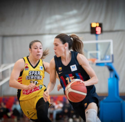 La dupla Gardner-Sykes lidera a Spar Girona ante un luchador Barça CBS (50-56)