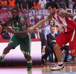 [1-0] Olympiacos golpea primero en la final griega