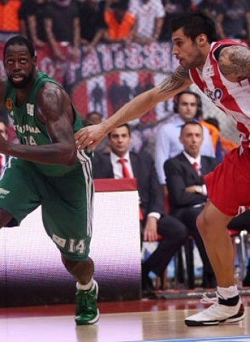 [1-0] Olympiacos golpea primero en la final griega