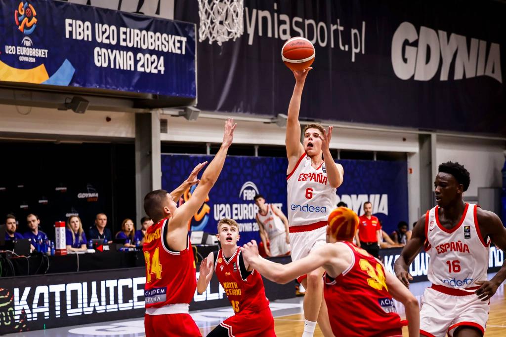 Demostración de potencial para empezar el EuroBasket, 93-38