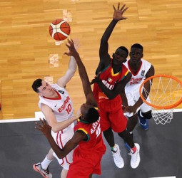 U17 Masculina: España doblega con talento el físico de Mali (86-55)