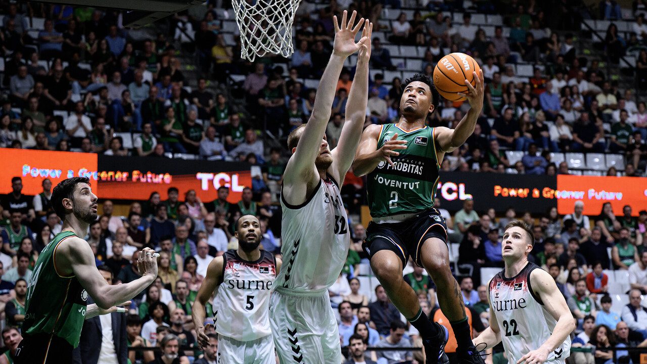 Devon Dotson, Jugador de la Jornada 30