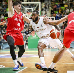 Bulgaria vence a la campeona del Mundo