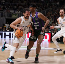 El Real Madrid sobrevive al récord de triples del Unicaja (105-107)