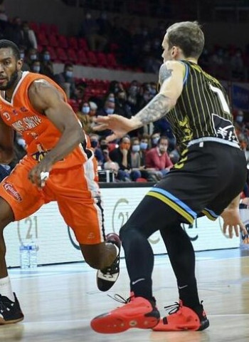 Vitto Brown, cerca del Real Betis