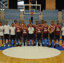 Motivación y ganas en la primera sesión de entrenamiento del Rio Natura Monbus Obradoiro
