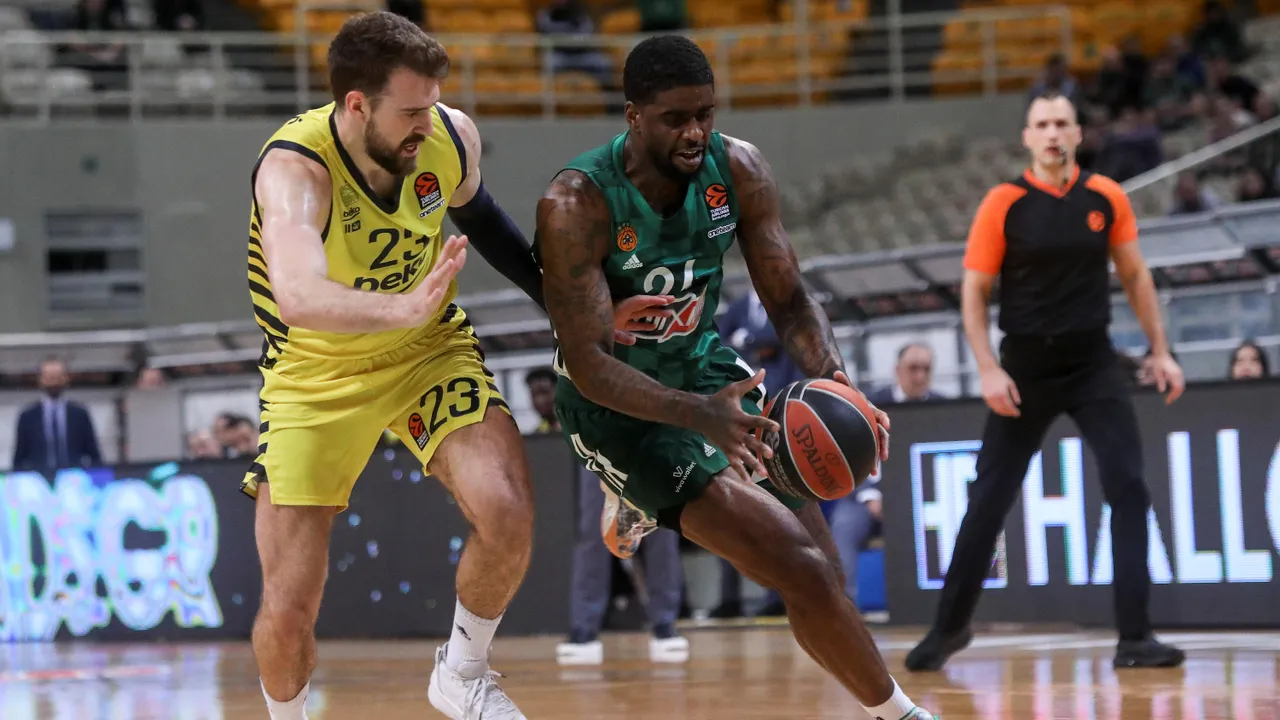 Fenerbahce rompe su mala racha a costa del Panathinaikos, 88-94