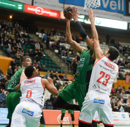 La parte baja de la tabla se complica con la victoria de Burgos sobre Joventut (81-88)
