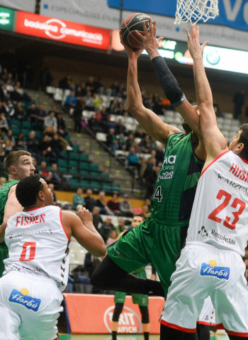 La parte baja de la tabla se complica con la victoria de Burgos sobre Joventut (81-88)