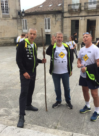 ‘El Camino acaba en Obradoiro’ se inicia con un gesto grandioso: Aleksandar Petrovic pide disculpas a Juan Antonio Corbalán y comienzan caminando juntos