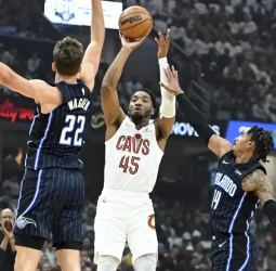 Mitchell y los Cavaliers dan el primer golpe, 97-83 [1-0]
