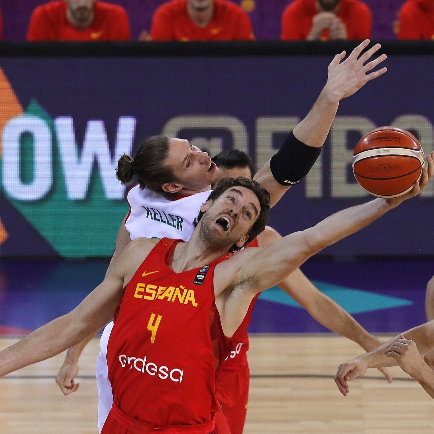 Pleno al 5 con un histórico Pau Gasol (64-87)