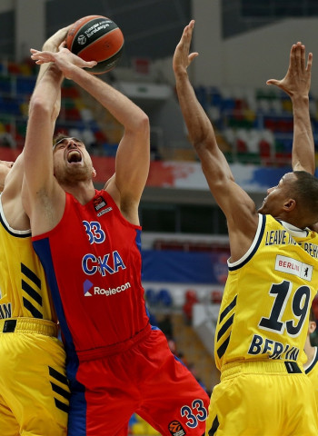 El ALBA Berlín se estrena a lo grande ante el CSKA Moscú (88-93)