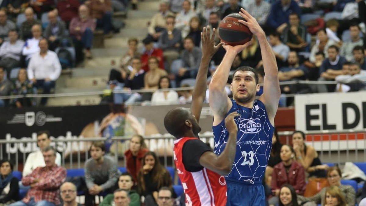 Real Betis e Iberostar Tenerife pugnan por el fichaje de Beqa Burjanadze