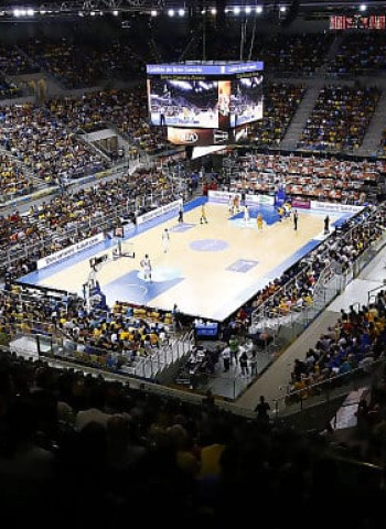 La afición y un gran Herbalife Gran Canaria tumban a un Real Madrid agridulce (73-64)