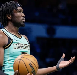Se cancela el traspaso de Mark Williams a los Lakers