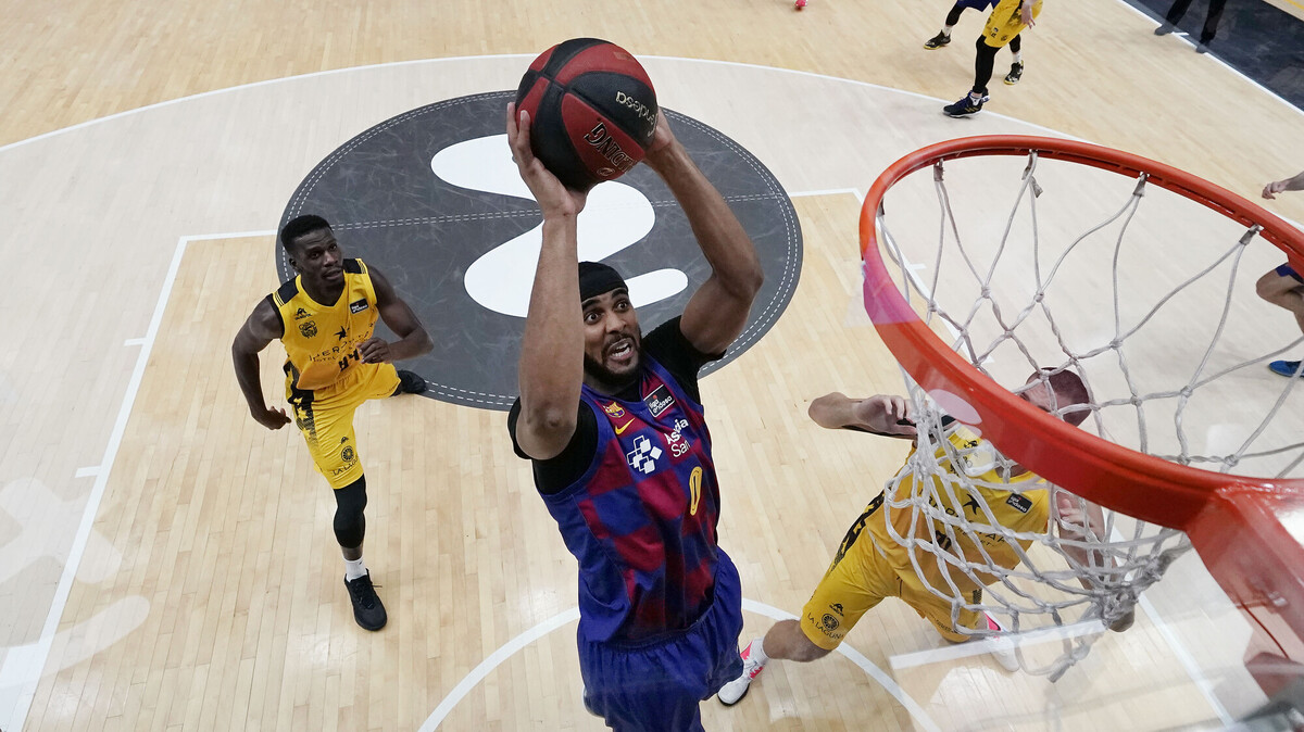 Brandon Davies seguirá en el Barça hasta 2022