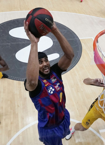 Brandon Davies seguirá en el Barça hasta 2022