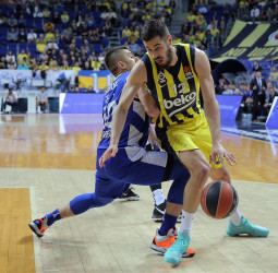Fenerbahce rompe la resistencia de Buducnost (76-67)