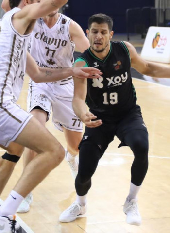 Sevilla y Fuenlabrada acogen las primeras finales del curso mirando de reojo a los invictos