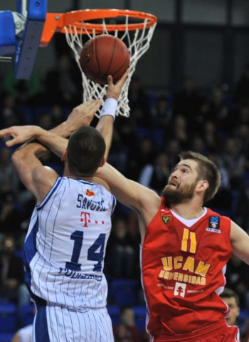 El UCAM Murcia se cuela en el TOP 16 tras vencer al Buducnost (75-86)