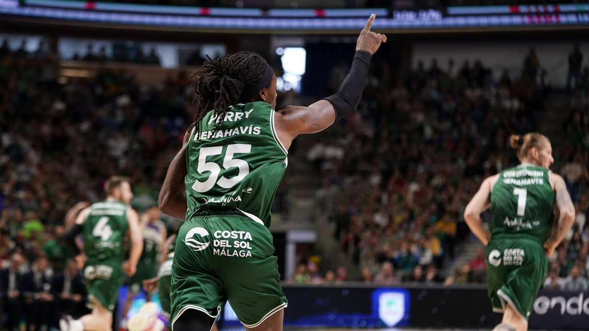 Emoción y victoria en el Carpena (94-70)