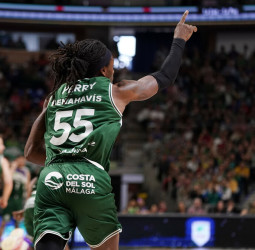 Emoción y victoria en el Carpena (94-70)