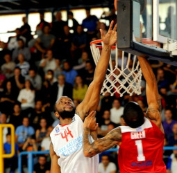 Olympiacos sufre ante el Lefkadas, Panathinaikos muy fácil ante el Koroivos