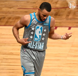 La exhibición de Curry lidera la victoria del Team LeBron (163-160)