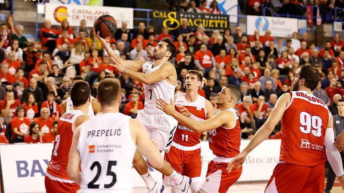 El Real Madrid cierra la primera vuelta de la Liga con victoria en Manresa (78-83)