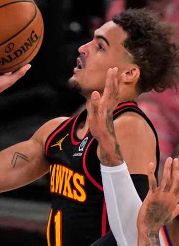 Trae Young arruina el regreso de los Knicks a los playoffs (105-107) [0-1]